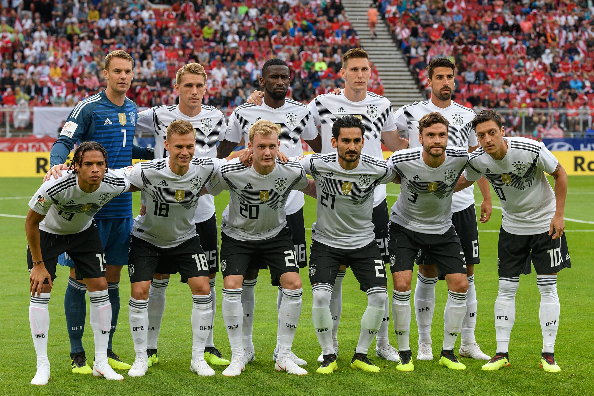 星辉娱乐 — 体育场景配图（资料示意） · 影像示意 4
